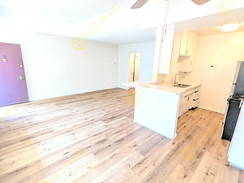 1517 Beloit Ave #8