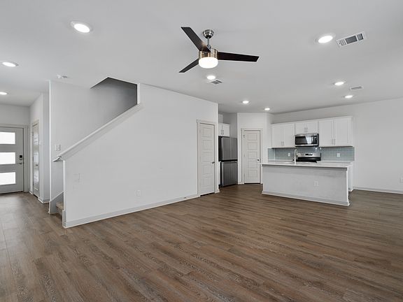 5th image of 214 New Hampton Way