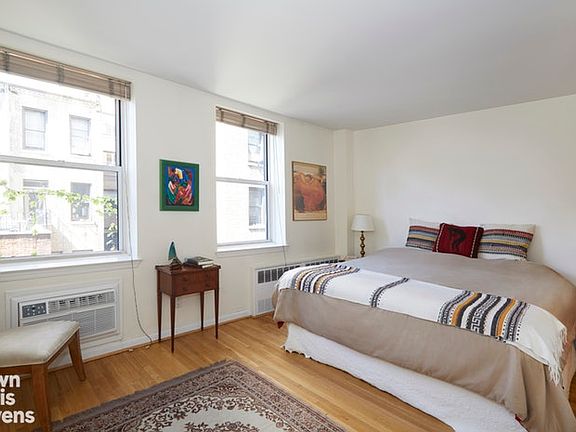 4th image of 170 W 76th St