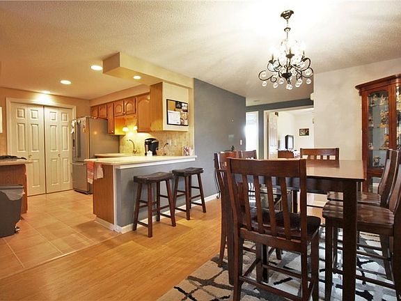 2nd image of 400 West Ave Unit L8