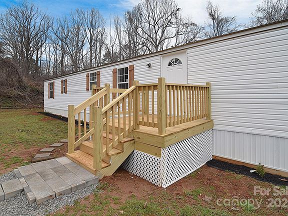4th image of 2147 Stanley Dr