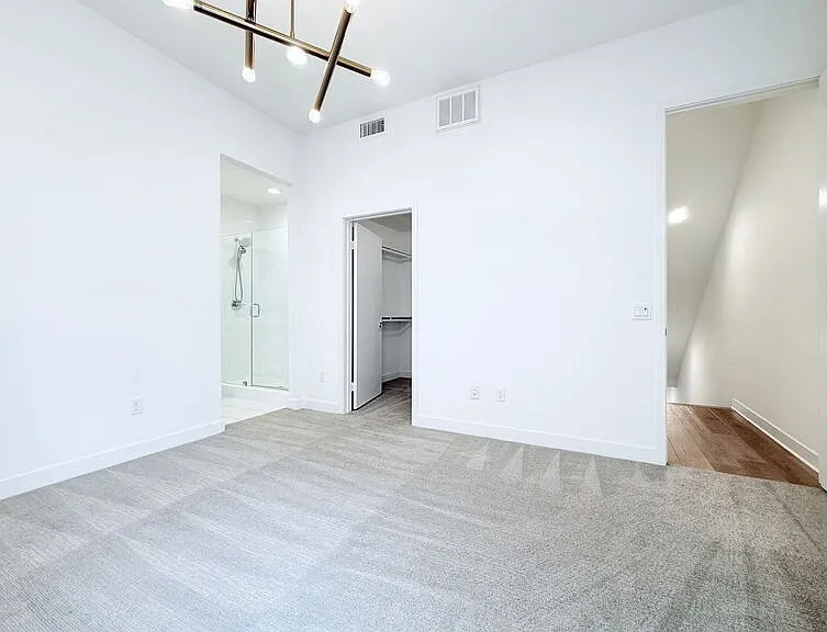 10917 1/2 Otsego St — Photo 19