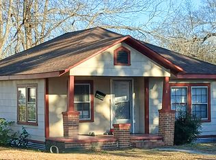 8 Depot St, Cheraw, SC 29520