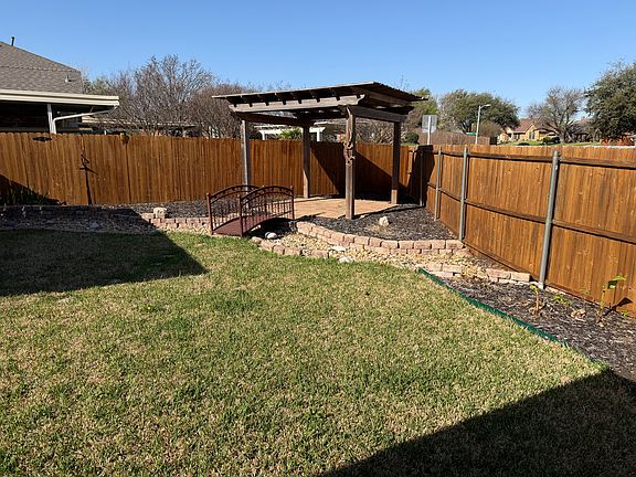 2nd image of 4605 Knollview Ln