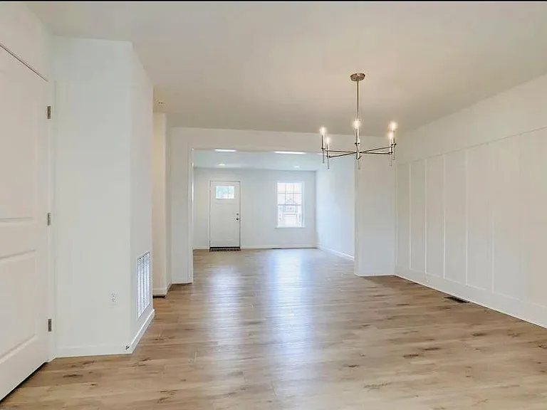 232 Highland Ct — Photo 4