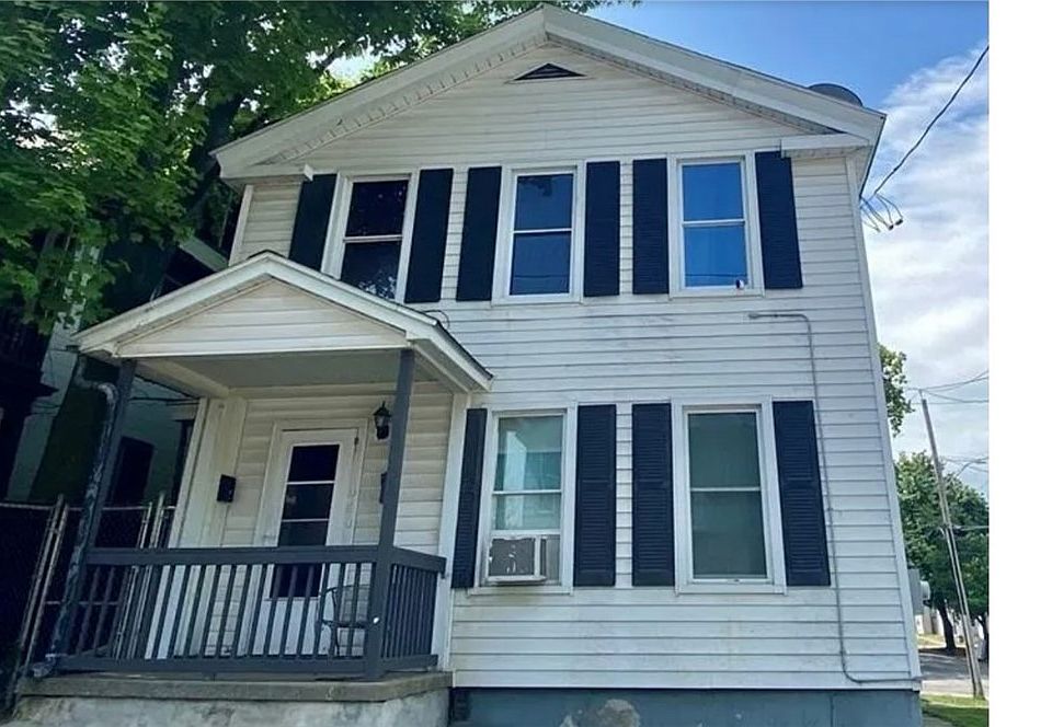 1st image of 515 Henry St