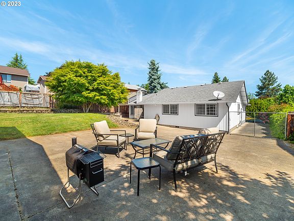 3rd image of 316 Chandler Dr