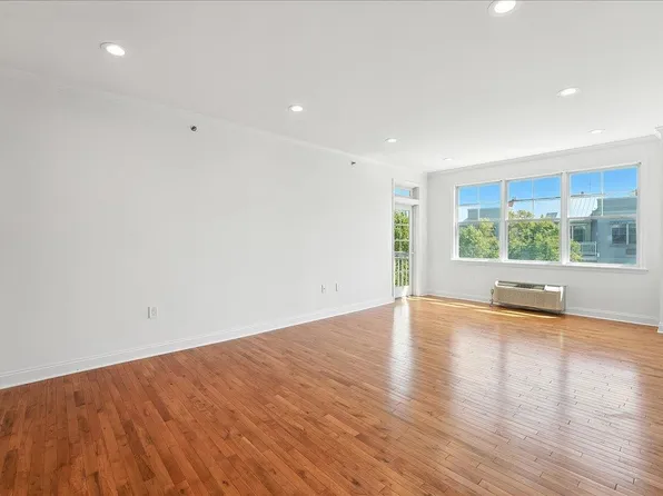 15 Freedom Way image 10 of 48