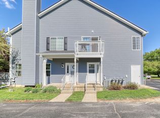 208 Maple St APT D, Sugar Grove, IL 60554