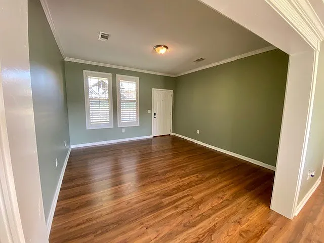 3 bed, 2.5 bath, 1600 sqft, $2,050 — Photo 4