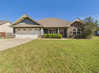 3 Greyhawk Ct, Fort Mitchell, AL 36856