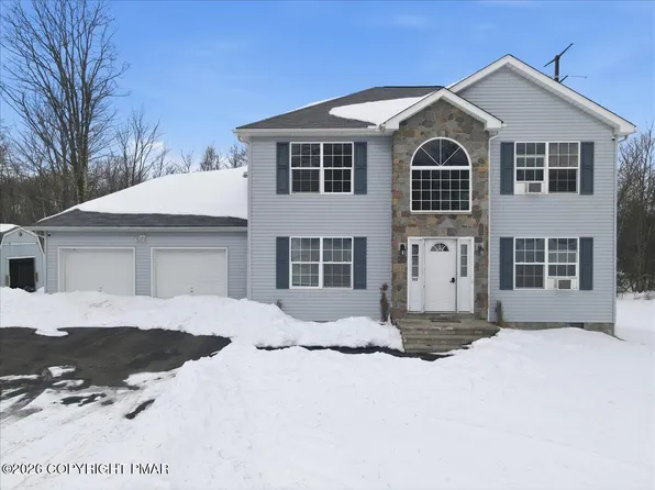 959 Cricket Ln, Long Pond, PA 18334