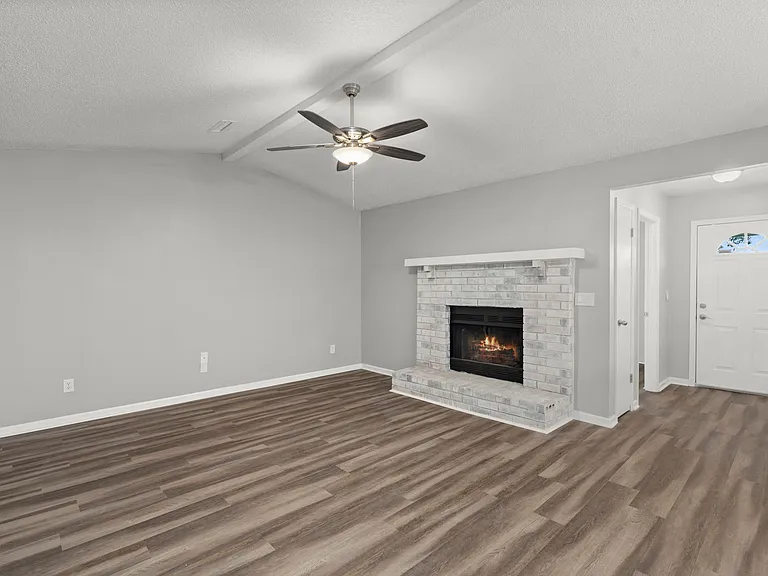 802 Winthrop St #A — Photo 7