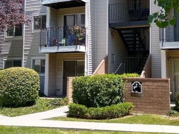2nd image of 1030 E Quail Vista Ct