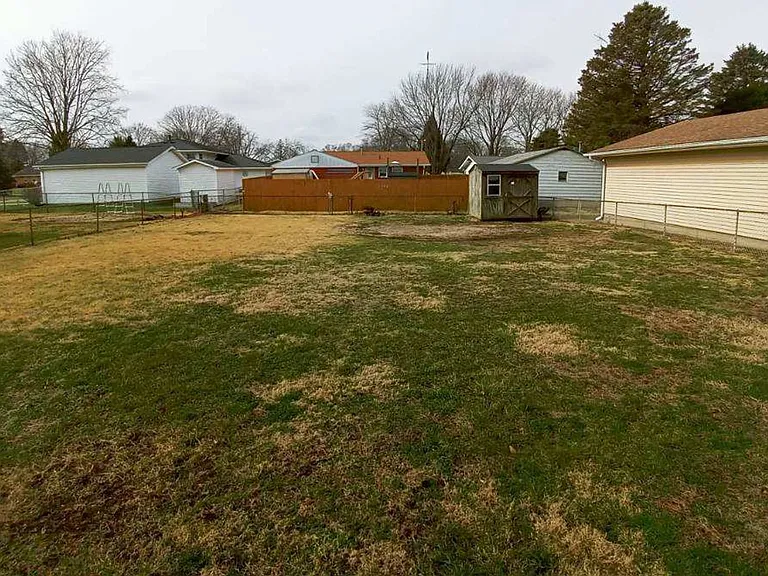 1805 Denton St — Photo 7