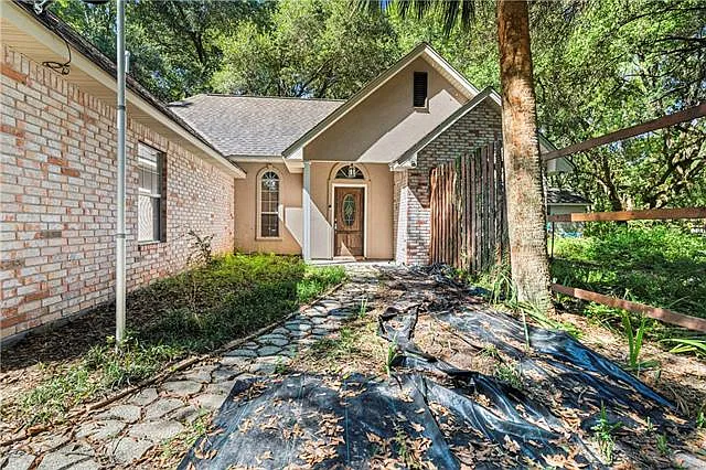 3 bed, 2.0 bath, 1506 sqft, $2,400 — Photo 1