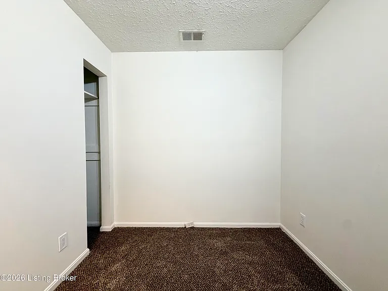 710 Victoria Ct — Photo 7
