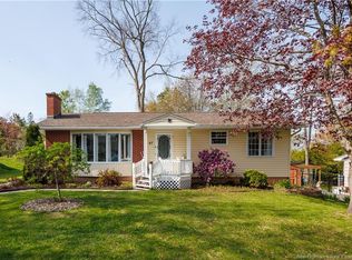 87 Oakland Ave, Fredericton, NB E3A 1W5
