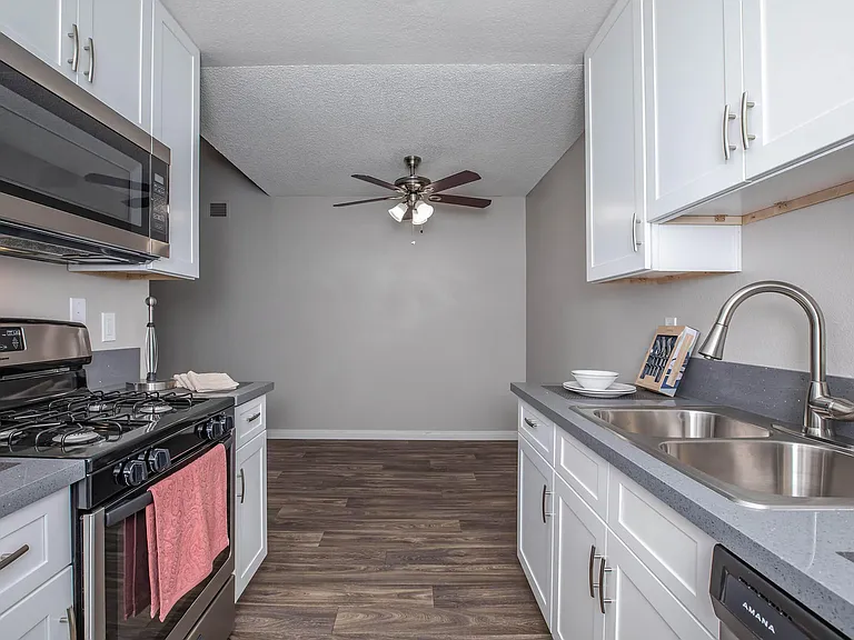 Peartree Apartments — Photo 44