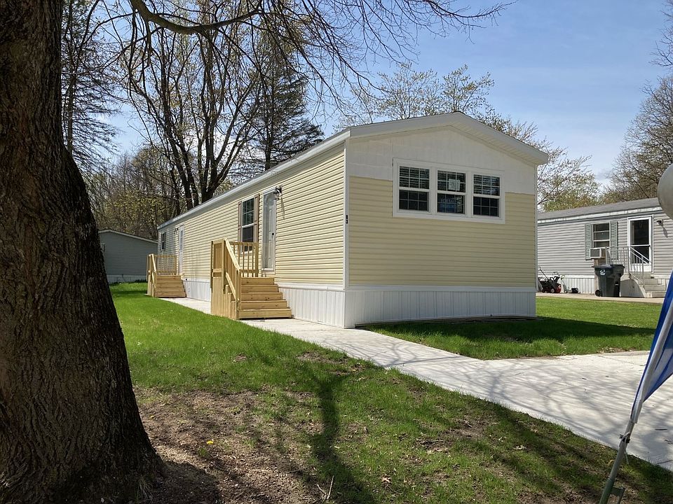 1st image of 83 Lyndon Cr