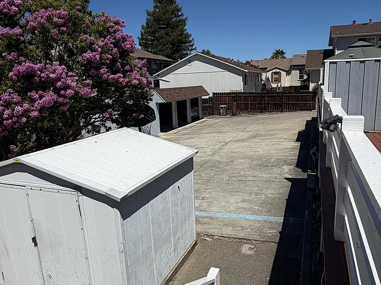 3869 Vineyard Ave — Photo 8