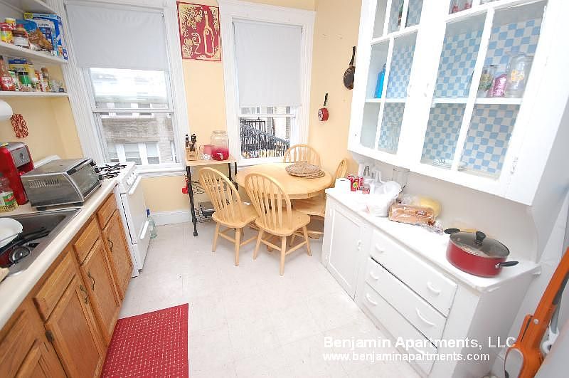 2nd image of 1630 Commonwealth Ave APT 25A