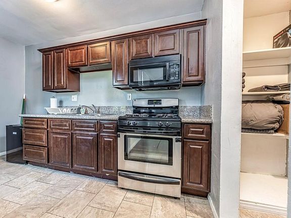 4th image of 1326 W 98th St #1/2