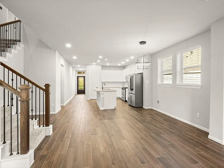 104 Winged Elm Ct — Photo 12