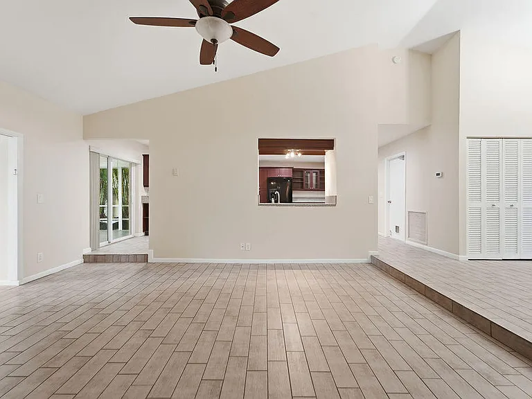 433 SW 27th Ave — Photo 24