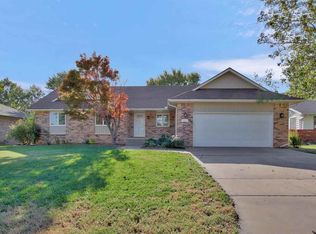 8917 E Parkmont Dr, Wichita, KS 67207
