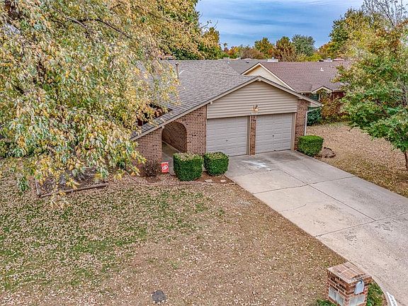 4th image of 10316 Fairfax Ln