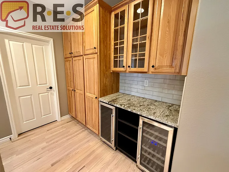 10761 Glengate Cir — Photo 6