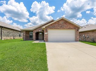 5904 NW Meade St, Bentonville, AR 72713