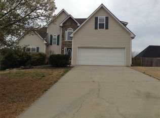 3439 Henderson Lake Ct, Loganville, GA