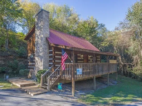 428 Hideaway Ridge Cir, Sevierville, TN 37862