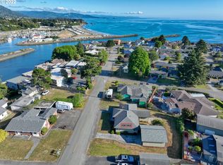 227 Del Norte Ln, Brookings, OR 97415