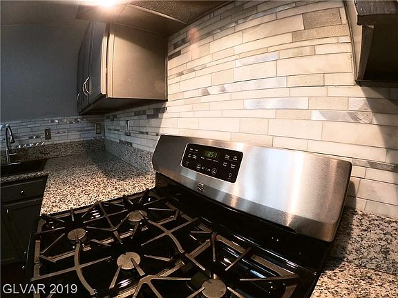 3rd image of 9154 Beauchamp Ave