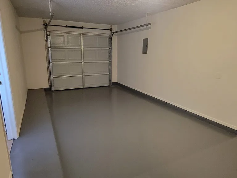 5761 Longview Dr — Photo 12