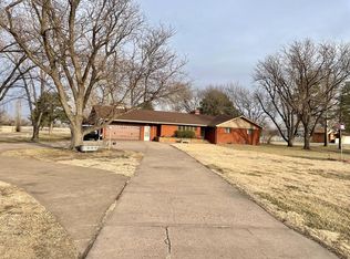 746 N Us Highway 281, Hoisington, KS 67544