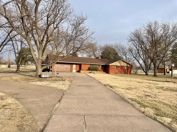 746 N Us Highway 281, Hoisington, KS 67544