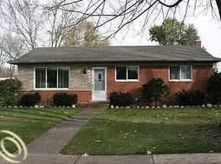 9268 Houghton St, Livonia, MI 48150