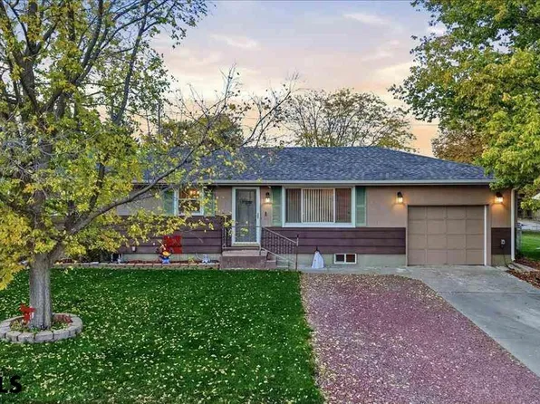 1940 A St, Gering, NE 69341