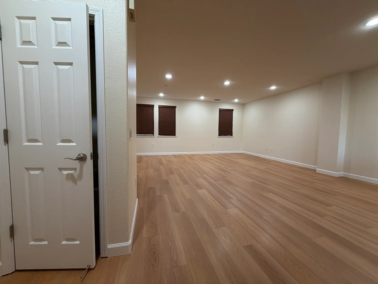 3 bed, 2.5 bath, 1810 sqft, $4,500 — Photo 3