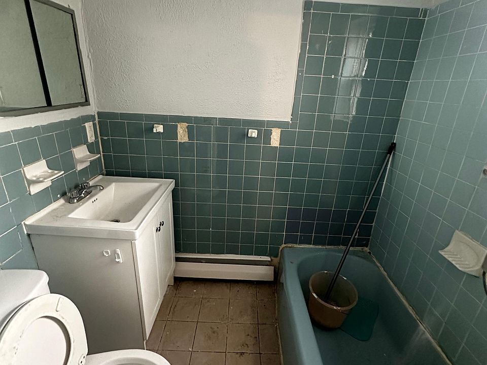 2nd image of 236 Stuyvesant Ave #G1