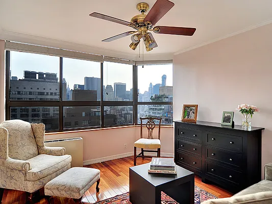 Rented by Sotheby's International Realty | media 25