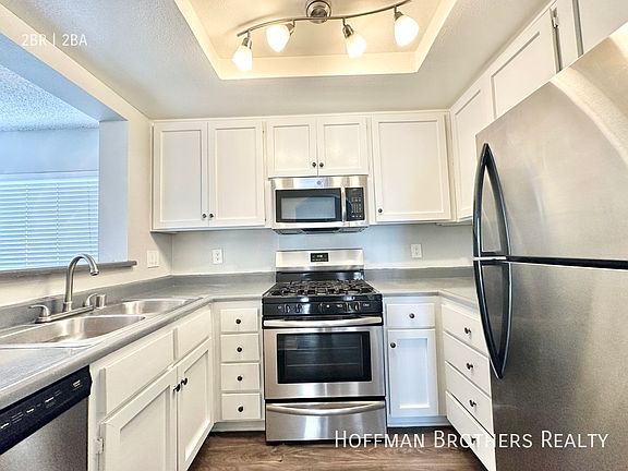 2nd image of 1229 N Mansfield Ave #303A