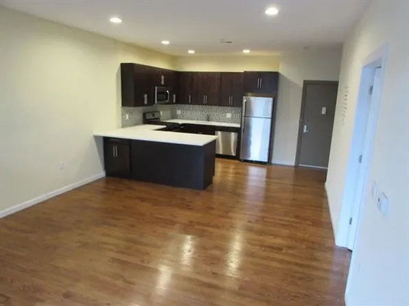 186-194 Broadway image 4 of 11