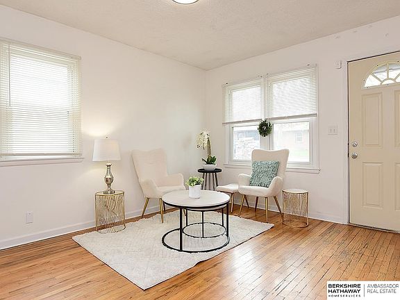 4th image of 906 Knox St