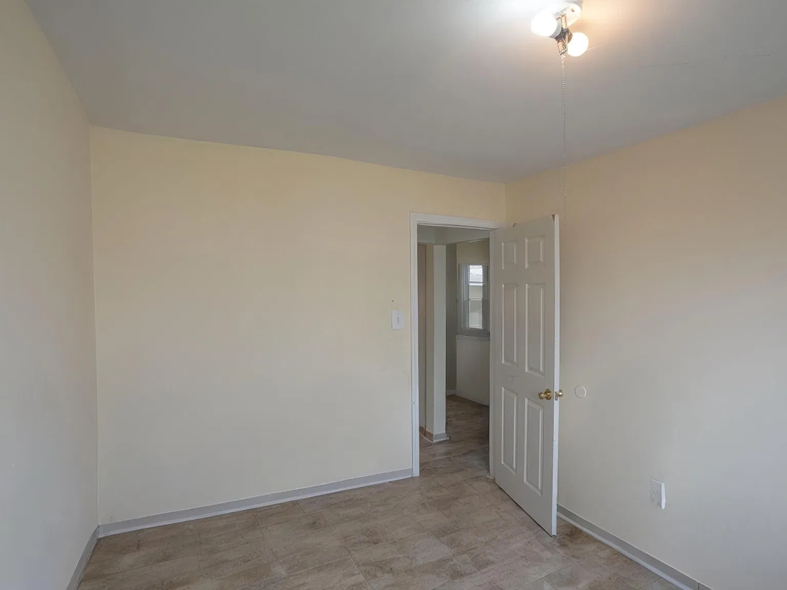 3 bed, 2600 sqft, $2,600 — Photo 3