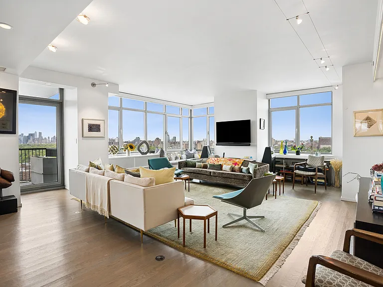 1485 5th Ave #26D — Photo 4